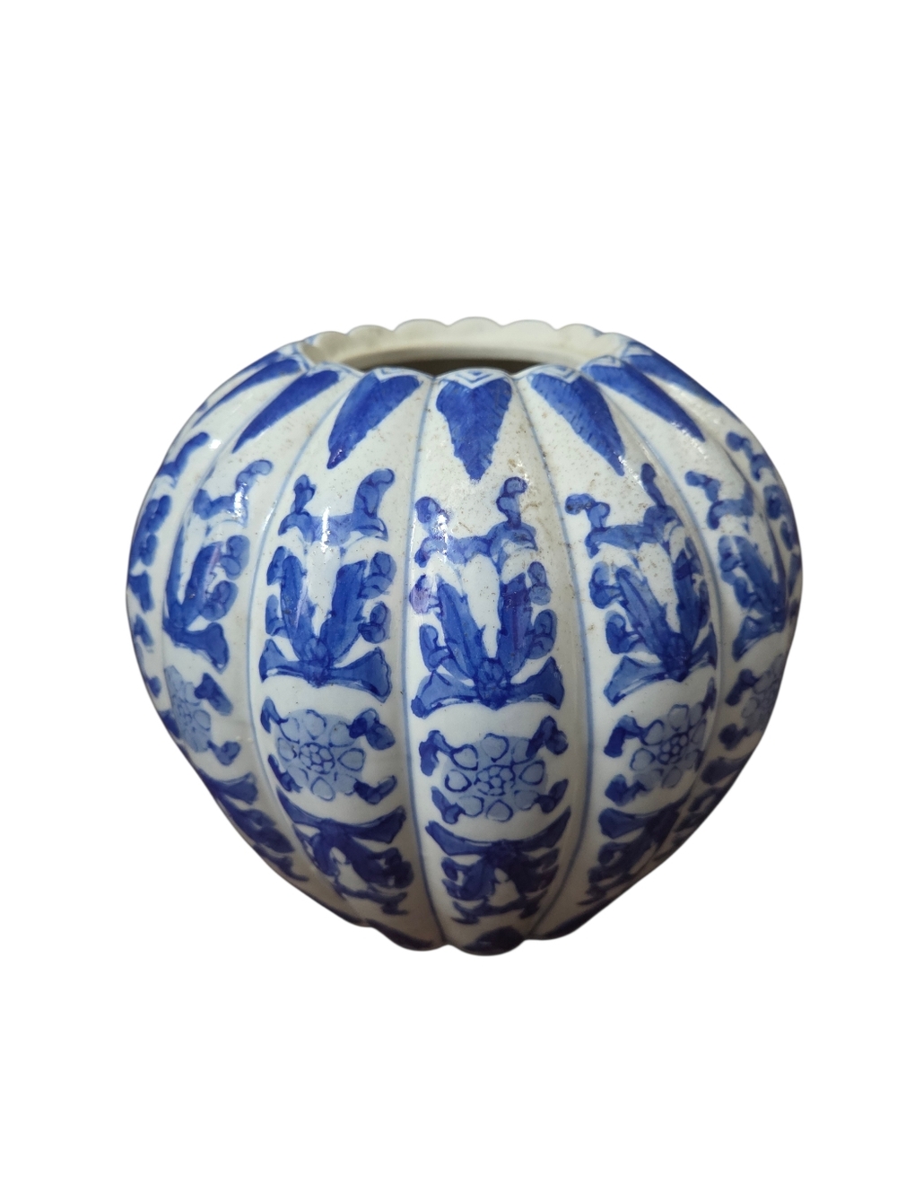 Vintage 8.5” Blue White Chinoiserie Ginger Jar Beetles & Flowers - Picture 4 of 7